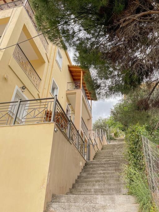 Afroditi'S Apartment Superb View Gythio Exterior foto