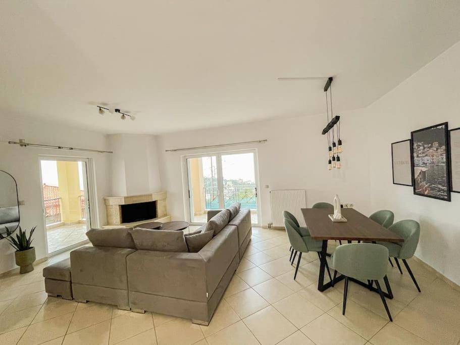 Afroditi'S Apartment Superb View Gythio Exterior foto